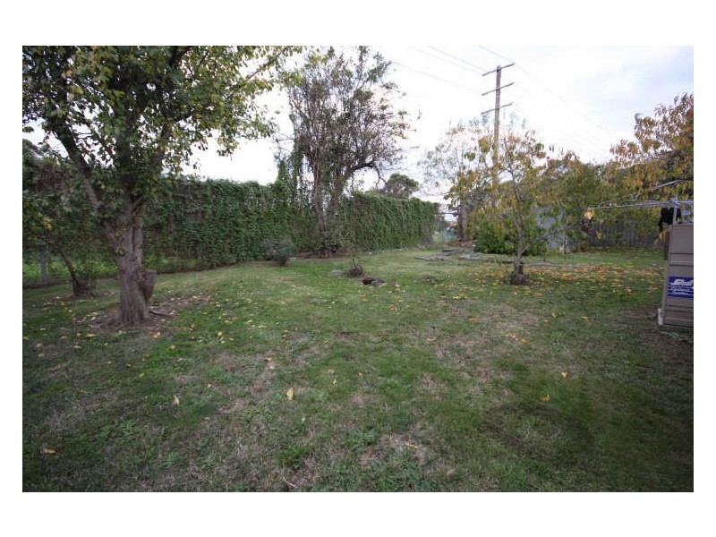 16 Longbourne Avenue, Notting Hill VIC 3168