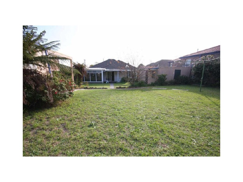18 Colin Road, Clayton VIC 3168