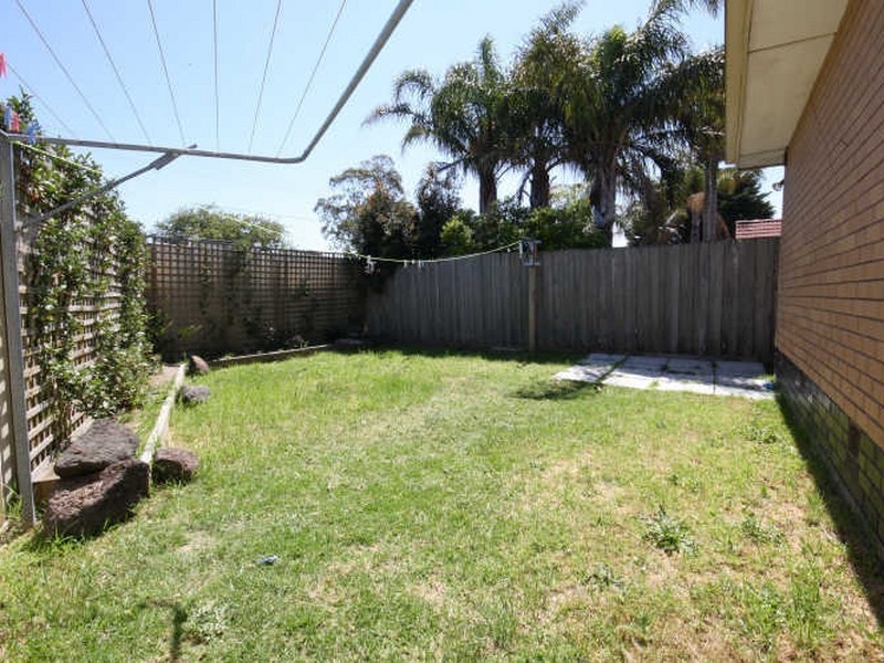 1/10 Moore Avenue, Clayton South VIC 3169