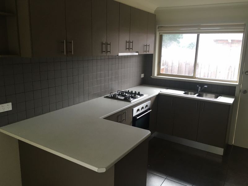 1/4 Moore Avenue, Clayton South VIC 3169