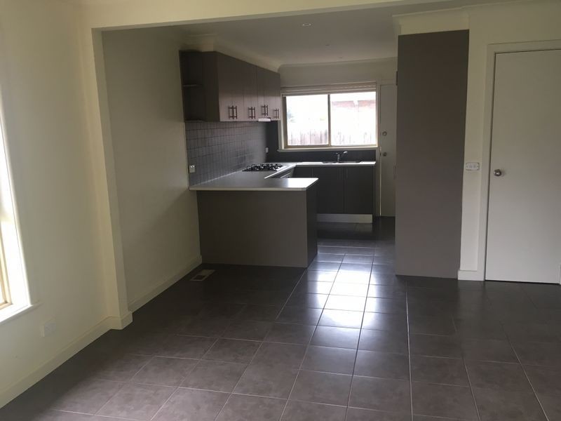 1/4 Moore Avenue, Clayton South VIC 3169