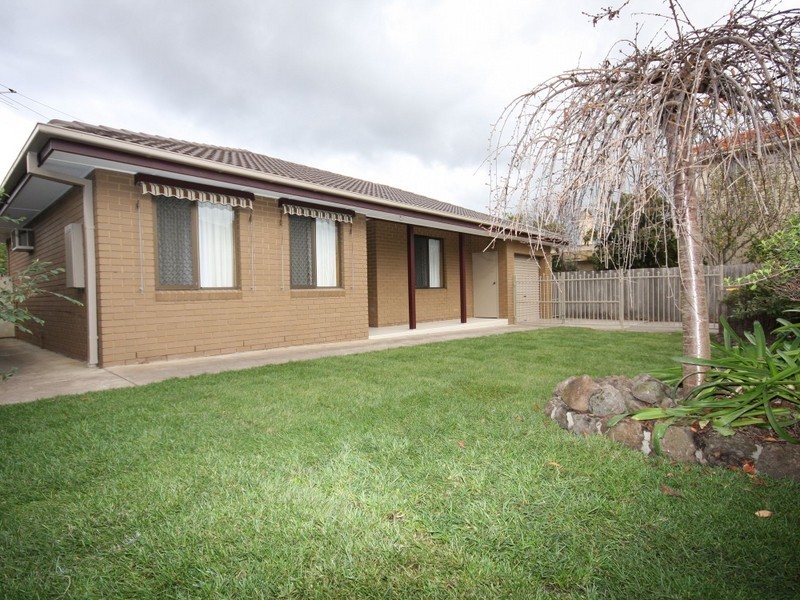 2/18 Panorama Street, Clayton VIC 3168