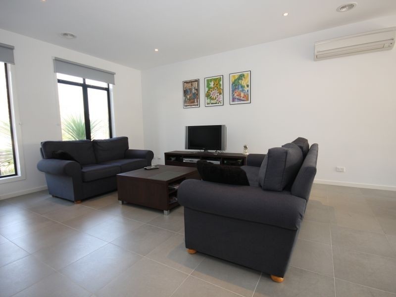 12 Evergreen Boulevard, Clayton South VIC 3169