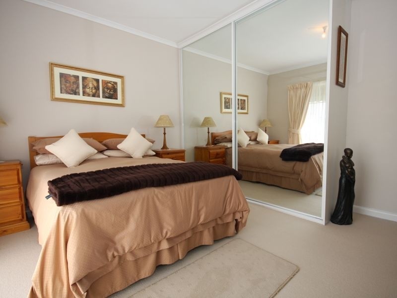 1/10 Harlington Street, Clayton VIC 3168