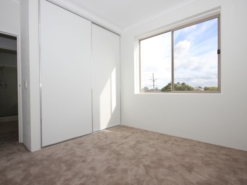 4/2 Browning Avenue, Clayton South VIC 3169