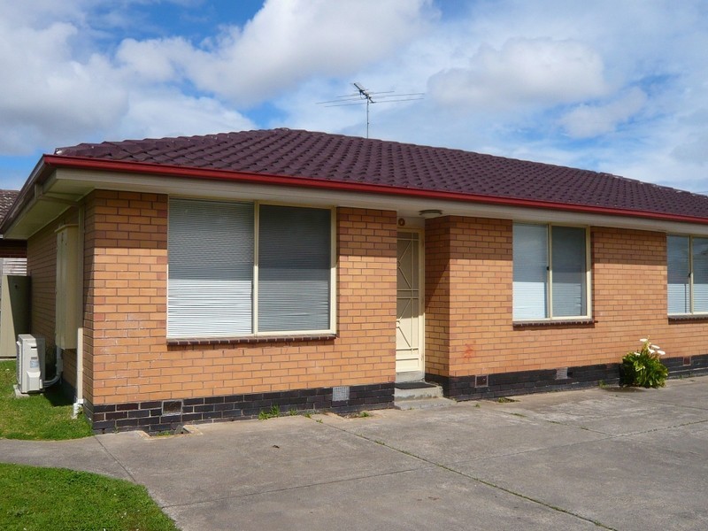 2/12 Moore Avenue, Clayton South VIC 3169