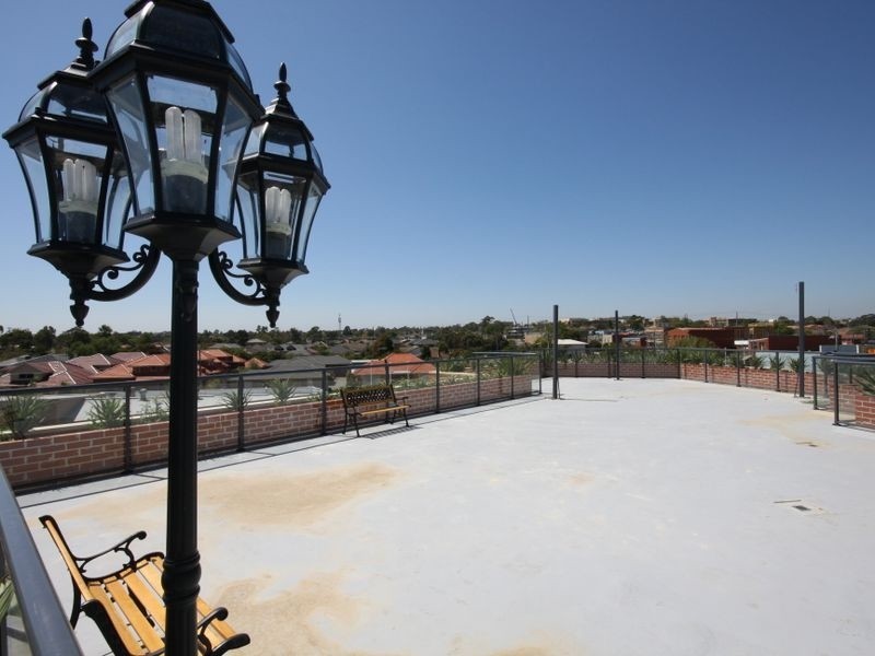 15/28 Burton Avenue, Clayton VIC 3168