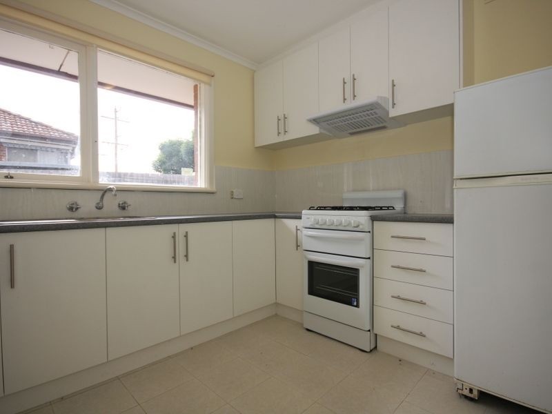 1/4 Iona Street, Clayton VIC 3168