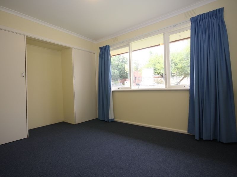 1/4 Iona Street, Clayton VIC 3168