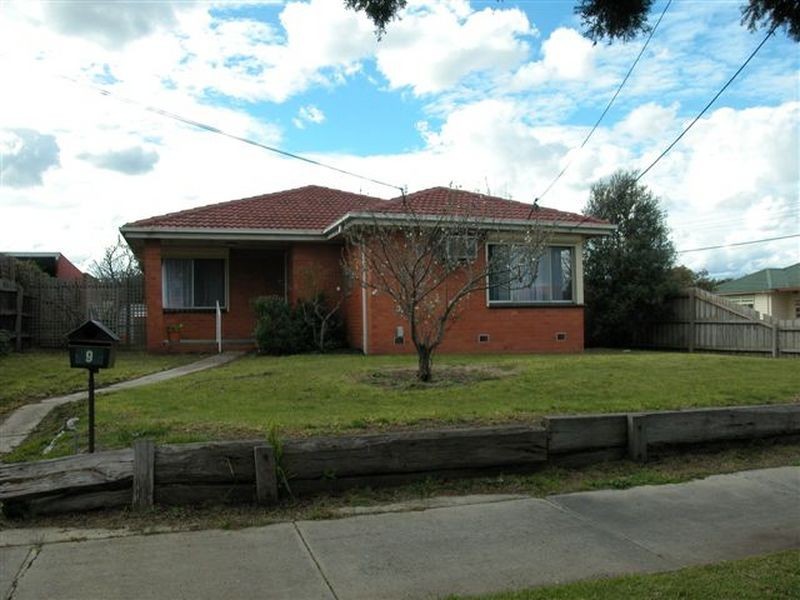 9 Oakes Avenue, Clayton South VIC 3169