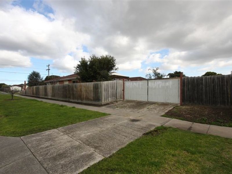 9 Oakes Avenue, Clayton South VIC 3169