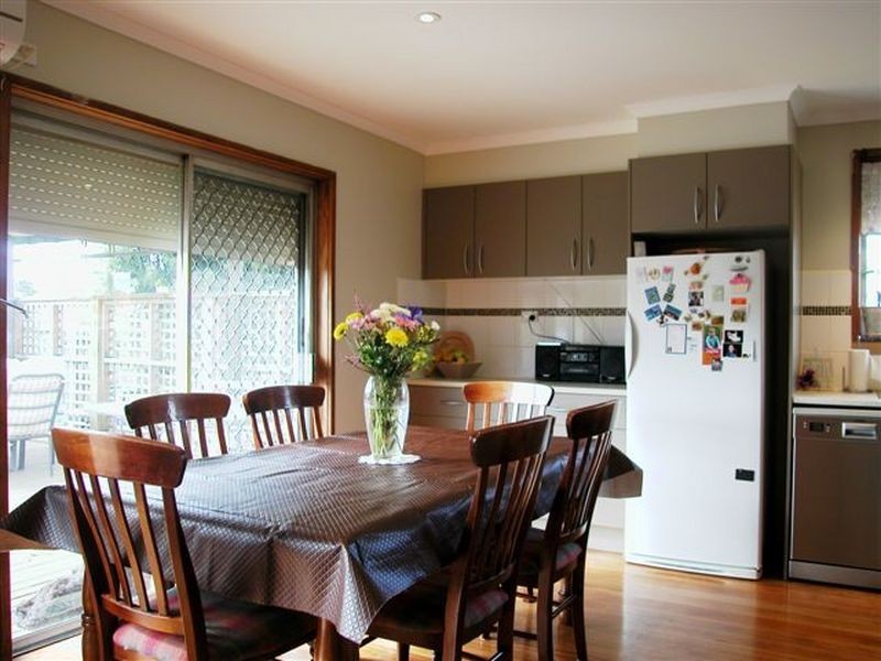 9 Oakes Avenue, Clayton South VIC 3169