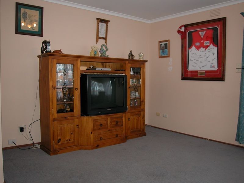 9 Oakes Avenue, Clayton South VIC 3169