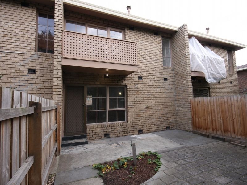 2/70 Wellington Road, Clayton VIC 3168