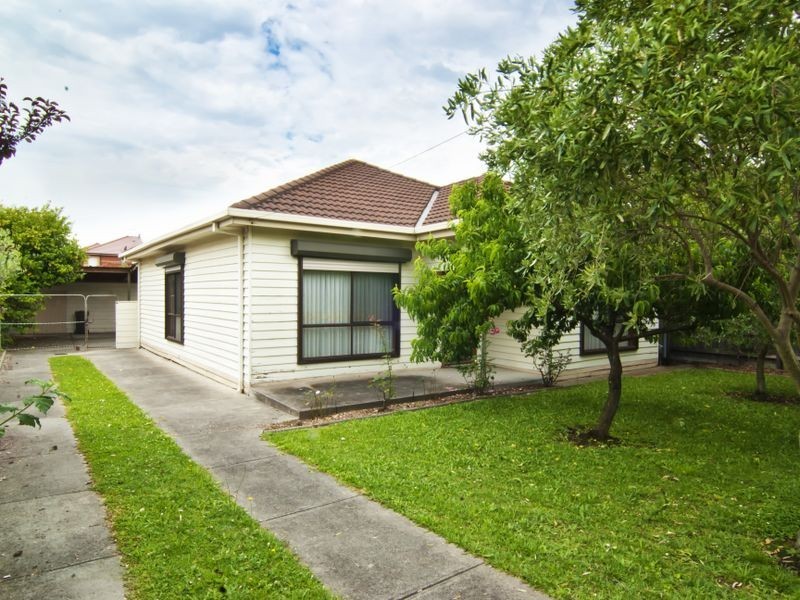 44 ORMOND ROAD, Clayton VIC 3168