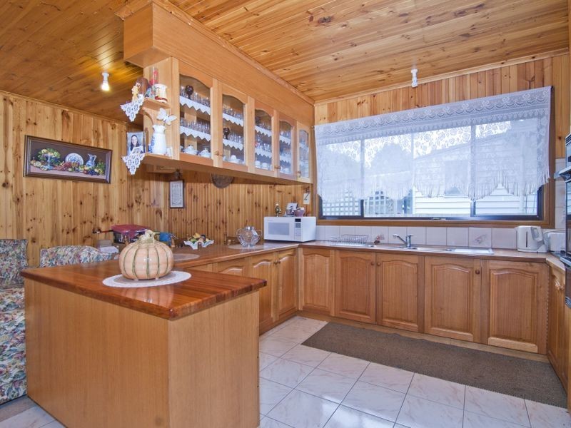 44 ORMOND ROAD, Clayton VIC 3168