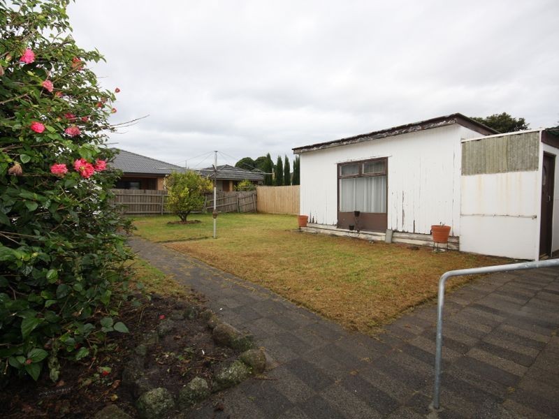 11 Merlyn Avenue, Clayton South VIC 3169