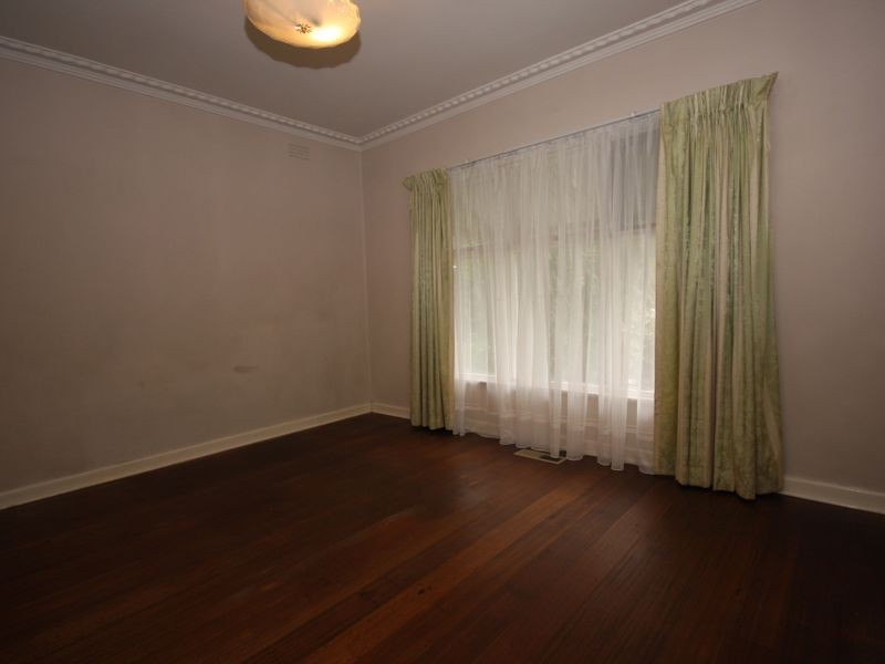 11 Merlyn Avenue, Clayton South VIC 3169