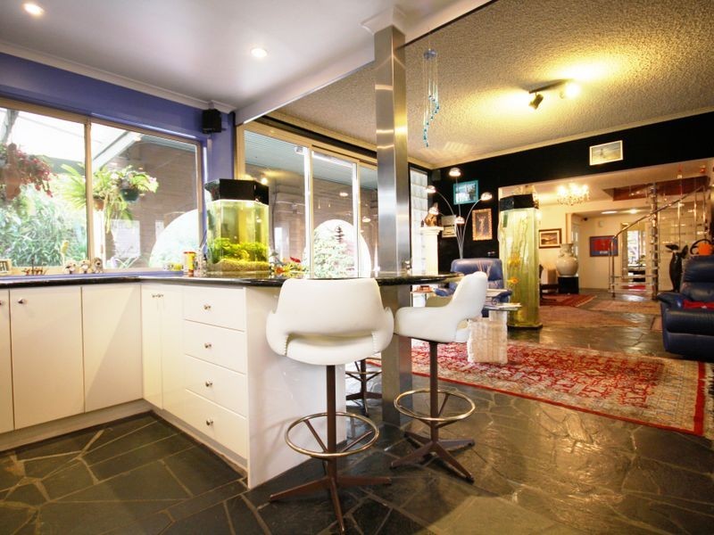 2 Trent Court, Notting Hill VIC 3168