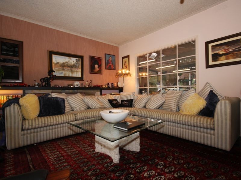 2 Trent Court, Notting Hill VIC 3168