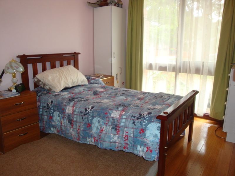 8 Loddon Court, Clayton South VIC 3169