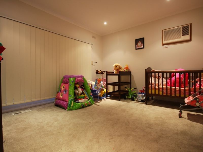 27 Prince Charles, Clayton VIC 3168