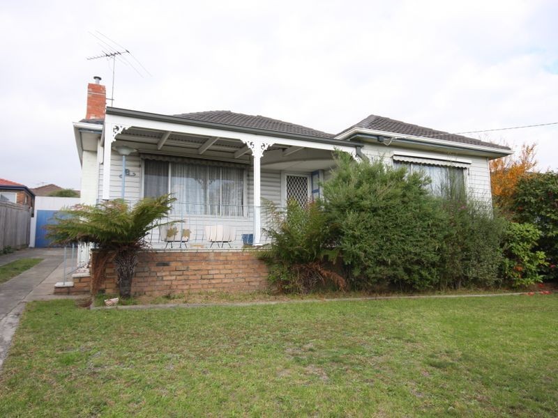 18 Colin Road, Clayton VIC 3168