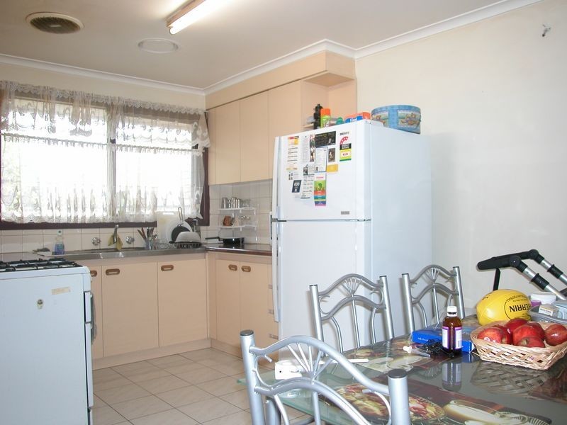 2/1 Yarram Crescent, Clayton VIC 3168