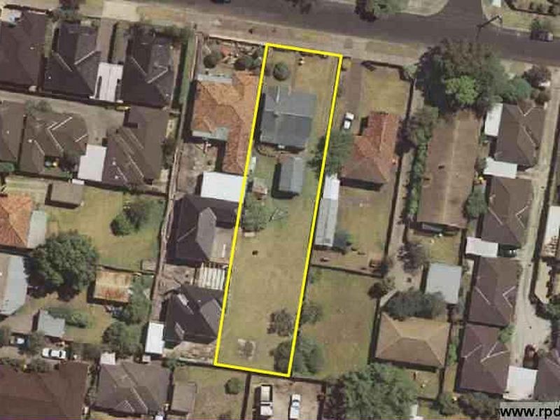 4 Manoon Road, Clayton South VIC 3169