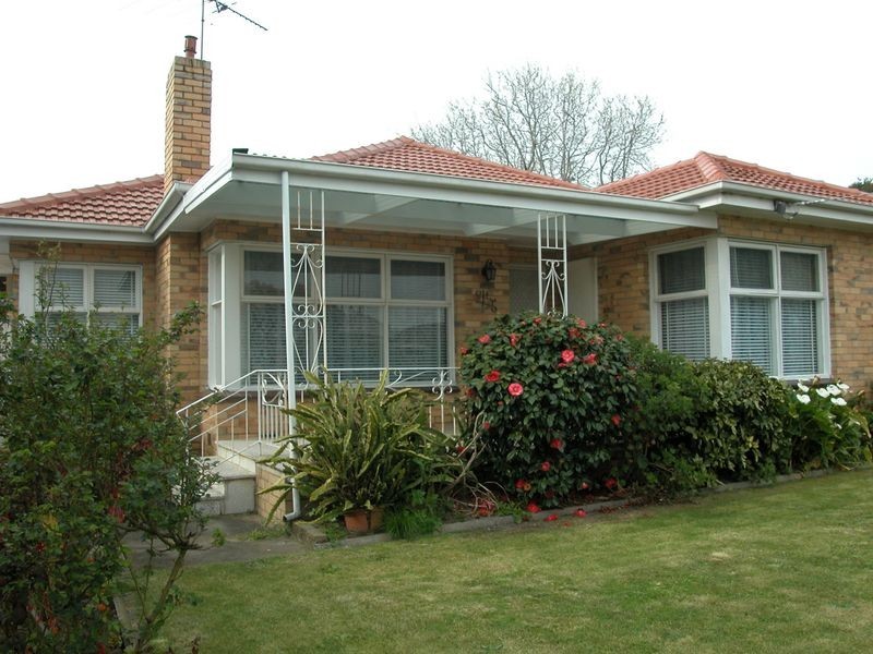 15 Merlyn Avenue, Clayton South VIC 3169