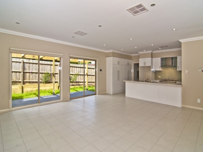 2/22 FINCH STREET, Notting Hill VIC 3168