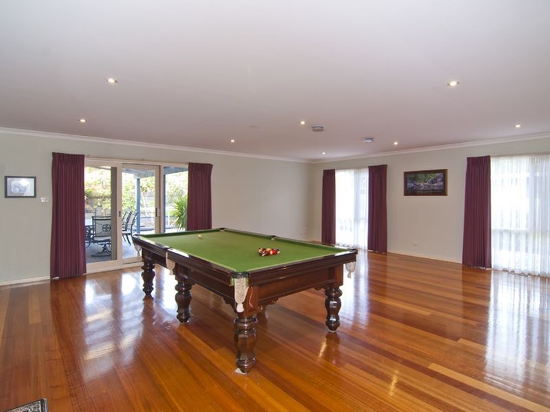 4 TAMALA AVENUE, Notting Hill VIC 3168