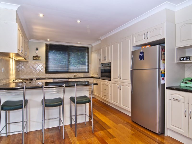 4 TAMALA AVENUE, Notting Hill VIC 3168