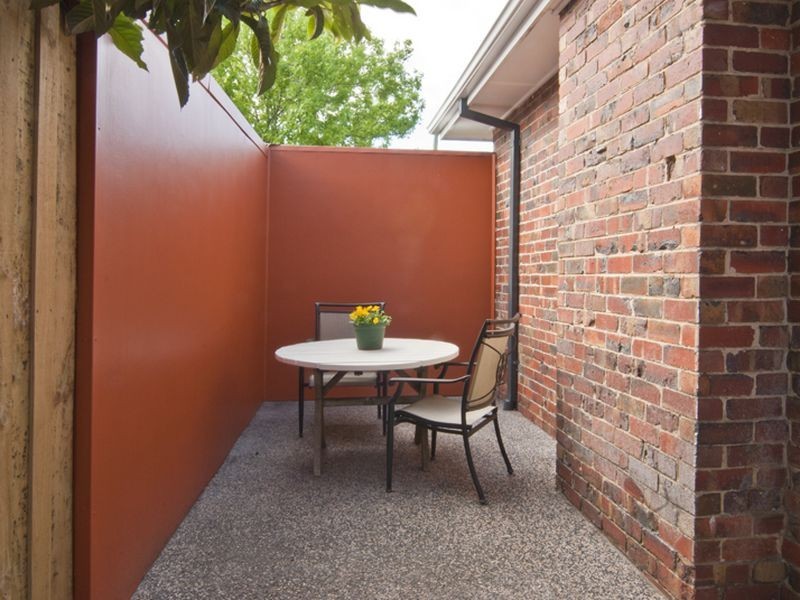 4 TAMALA AVENUE, Notting Hill VIC 3168