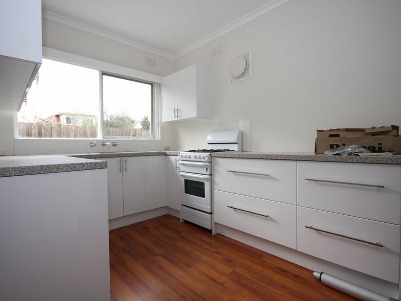 2/4 Manatunga Street, Clayton VIC 3168