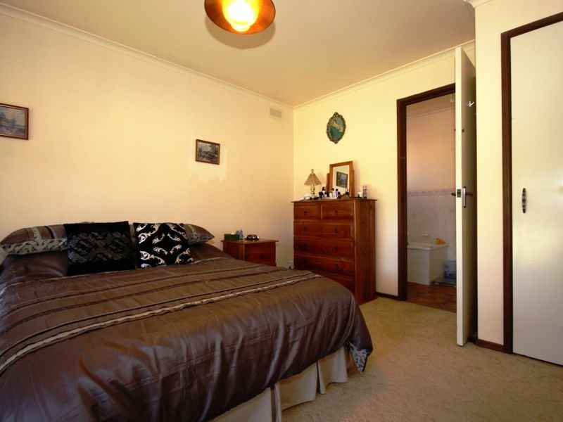 12 BARWON COURT, Clayton South VIC 3169