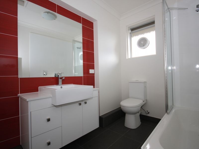 4/1798 Dandenong Road, Clayton VIC 3168