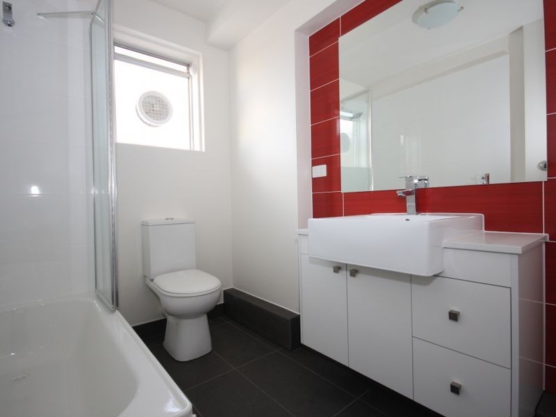 2/1798 Dandenong Road, Clayton VIC 3168