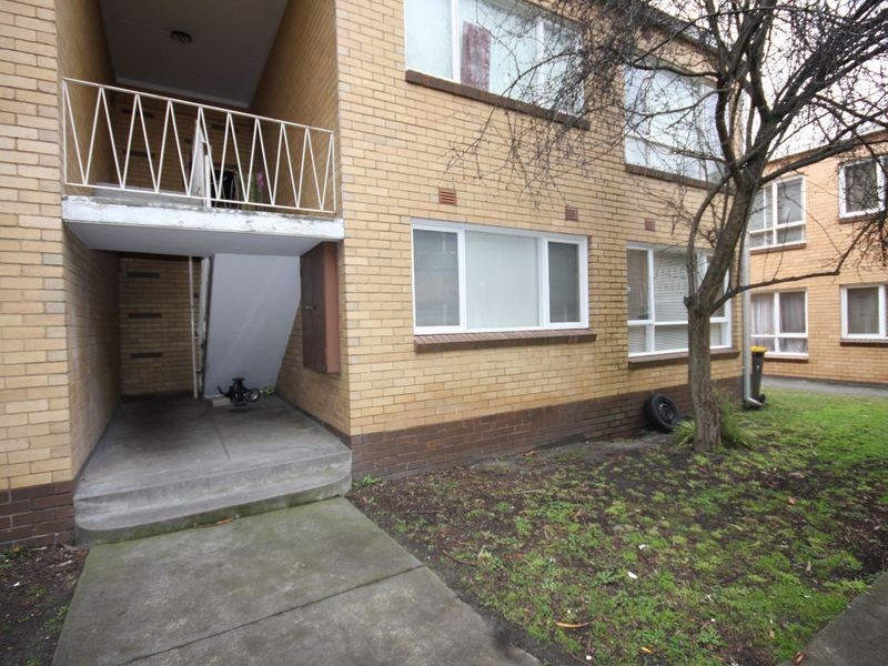 2/4 MANATUNGA STREET, Clayton VIC 3168
