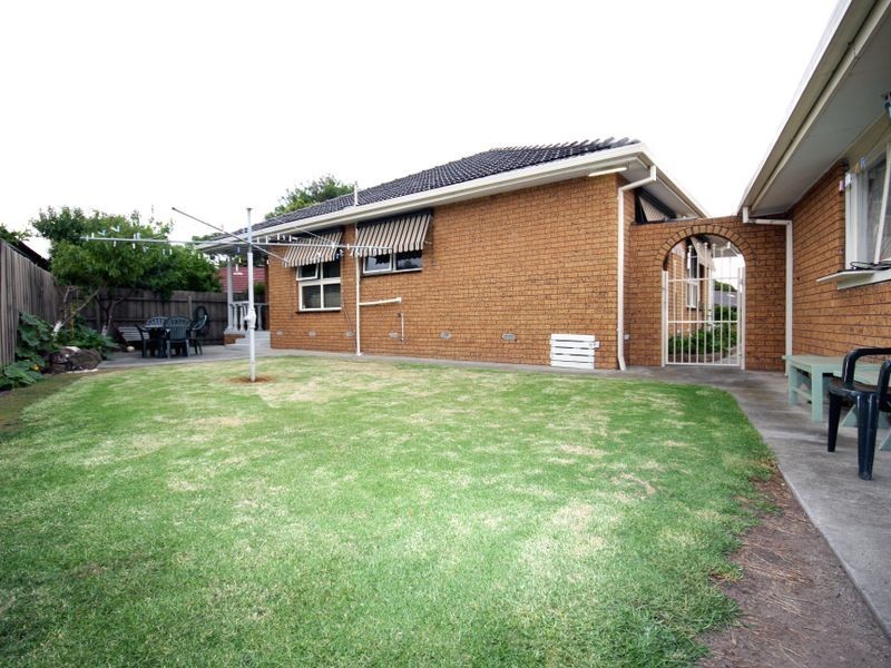 6 OSTEND COURT, Clayton South VIC 3169