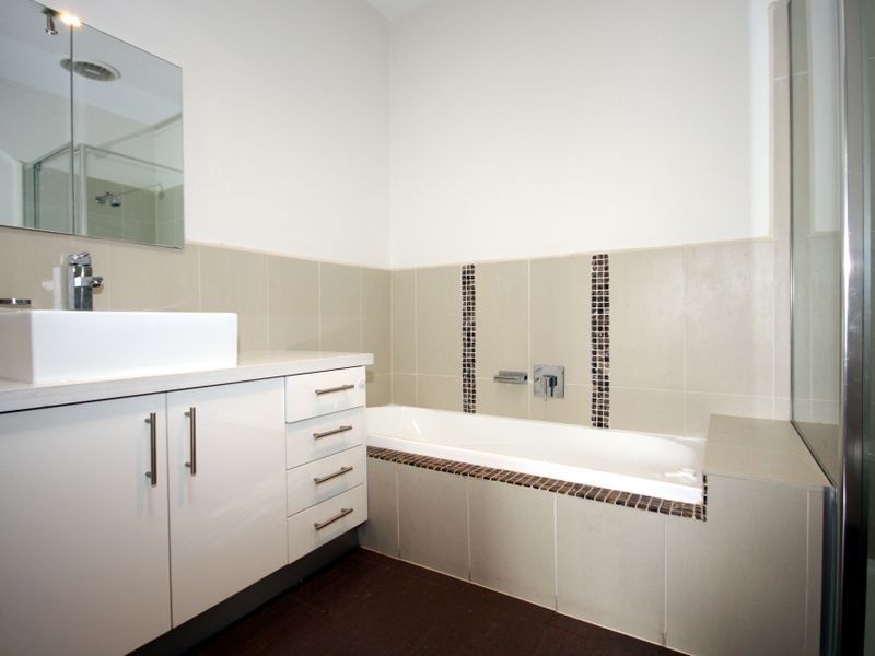 2/34 MARGARET STREET, Clayton VIC 3168