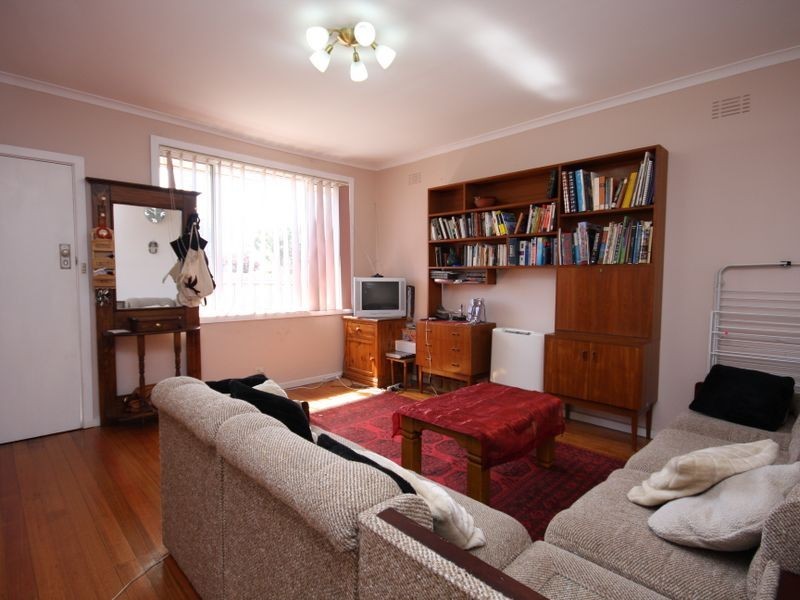 1/99 Scotsburn Avenue, Oakleigh South VIC 3167