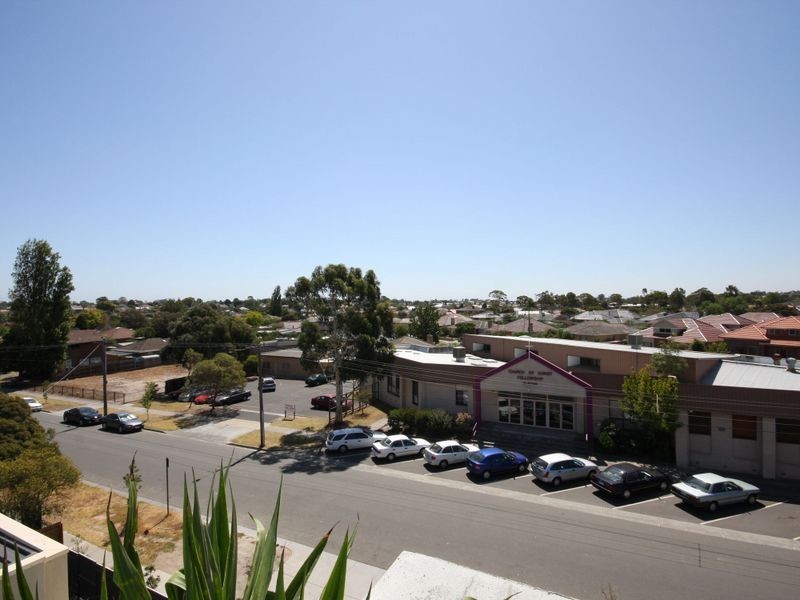 15/28 Burton Avenue, Clayton VIC 3168