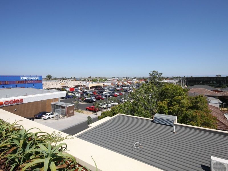 15/28 Burton Avenue, Clayton VIC 3168