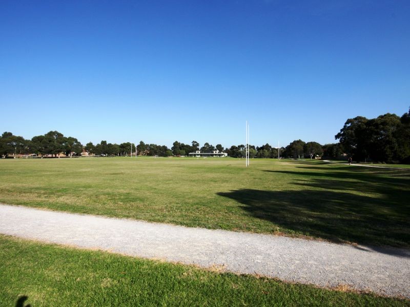 12 BROWNS COURT, Clayton VIC 3168