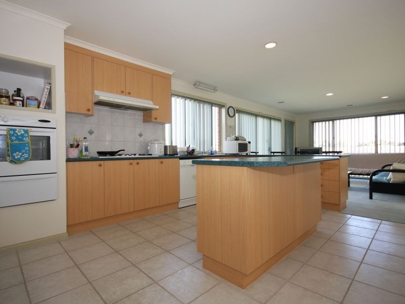 12 BROWNS COURT, Clayton VIC 3168