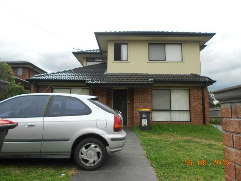 1/2027 Dandenong Road, Clayton VIC 3168