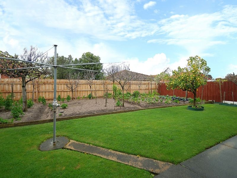 13 Koolena Close, Clayton South VIC 3169