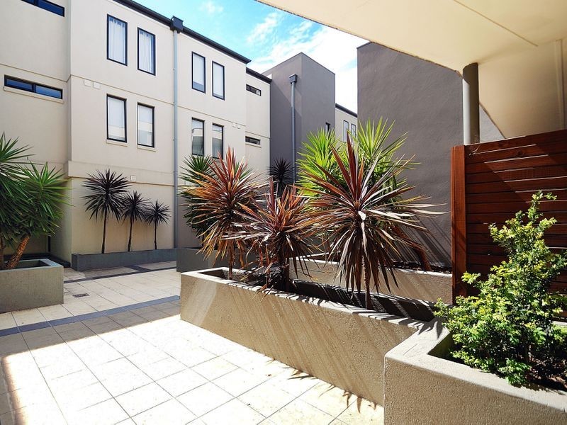 11/1324-1328 Centre Road, Clayton South VIC 3169