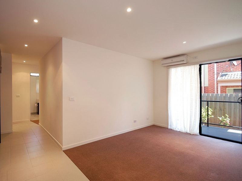 11/1324-1328 Centre Road, Clayton South VIC 3169